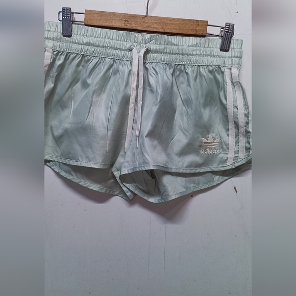 Adidas women shorts - Picture 3 of 6